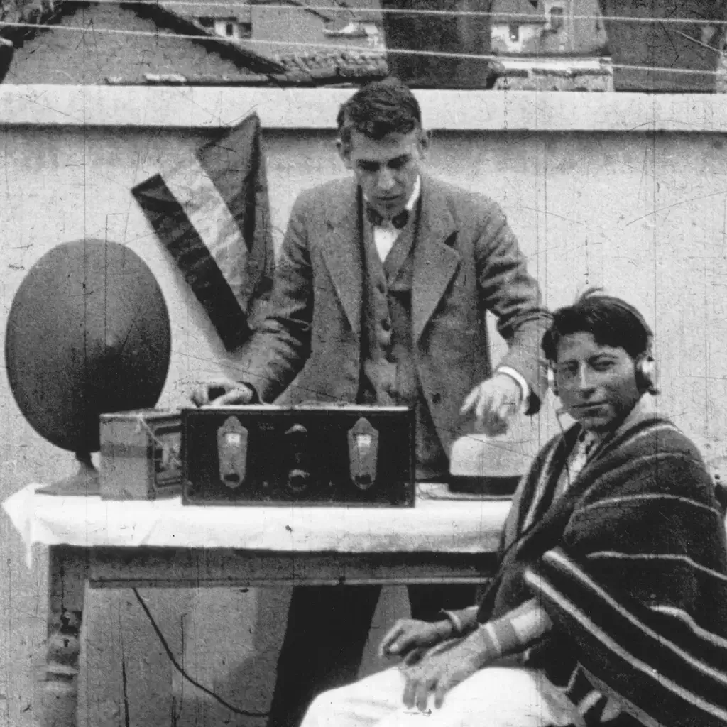 radio en Ecuador, Radio El Telégrafo, radioteatros, música ecuatoriana, educación, política, transmisión en línea, cultura.